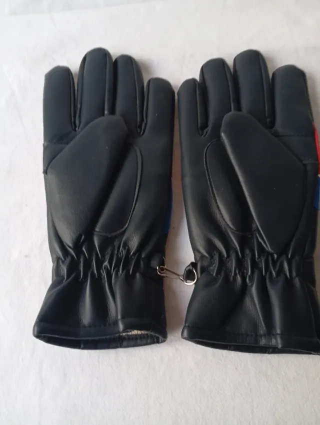 Guantes Talla M con Raya Roja y azul.