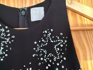 Vestido fiesta ASOS negro lentejuelas estrellas