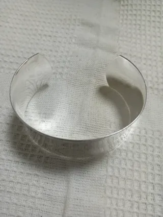 Brazalete de plata abierto