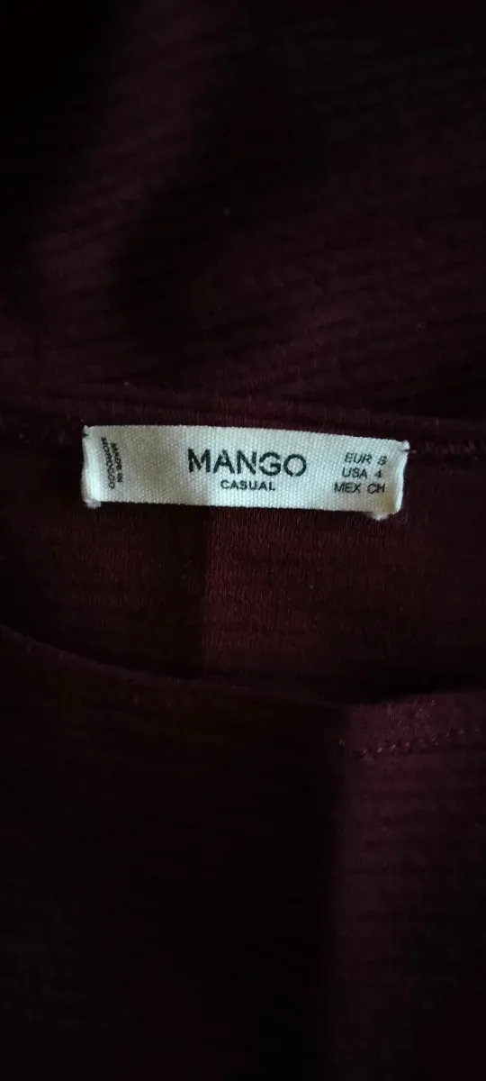 Vestido morado sin mangas y vestido granate manga