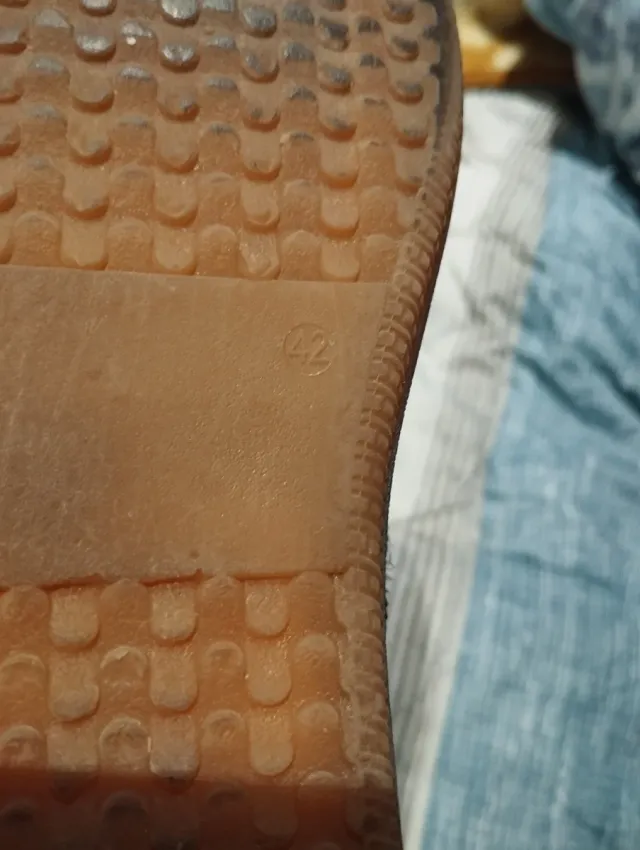 Zapatillas casual chico beige y blanco