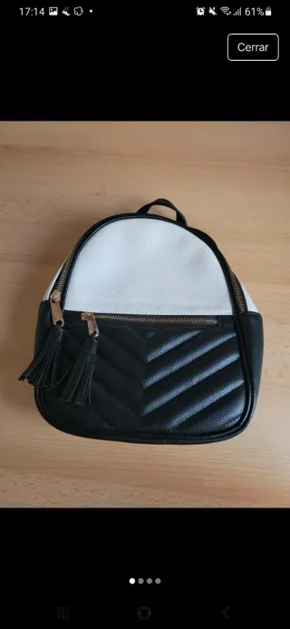 Mochila Claire's blanca y negra