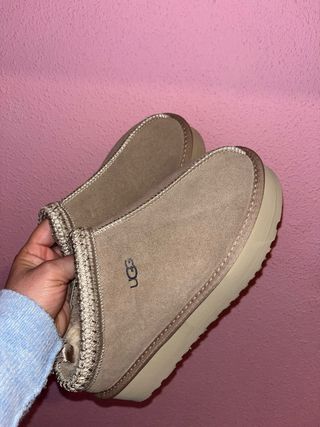 UGG Beige Pantuflas Mujer