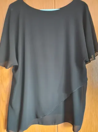 Blusa negra manga corta