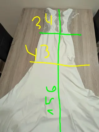 Vestido de novia blanco y morado