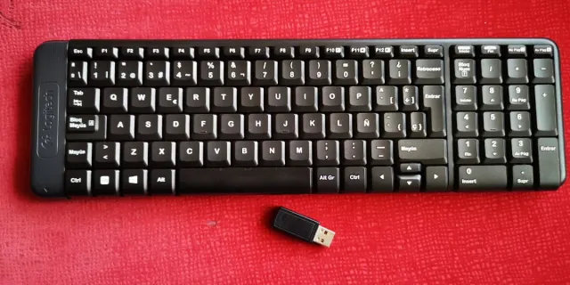 Teclado Logitech K220 Negro