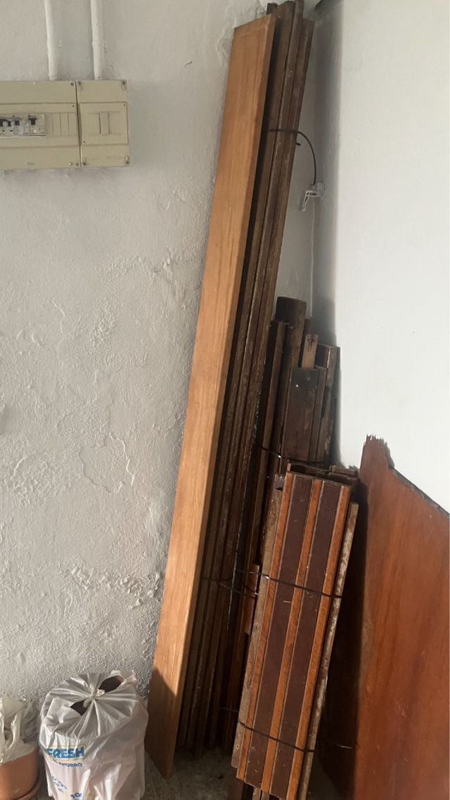 Listones de madera para construcción