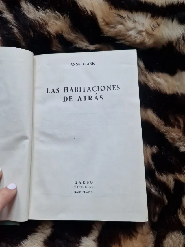 Libro vintage Las habitaciones de atrás