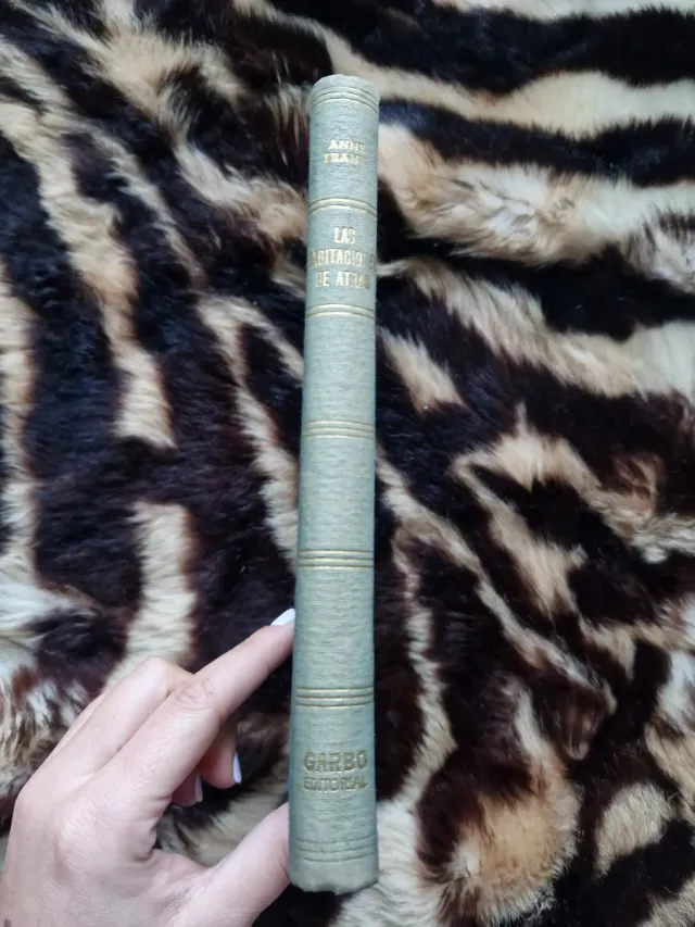 Libro vintage Las habitaciones de atrás