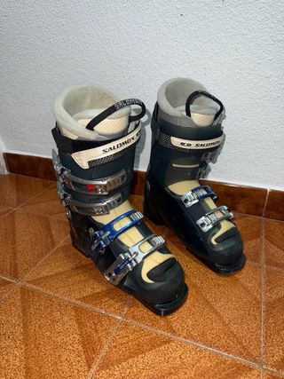 Botas de esquí HEAD y SALOMON con gafas