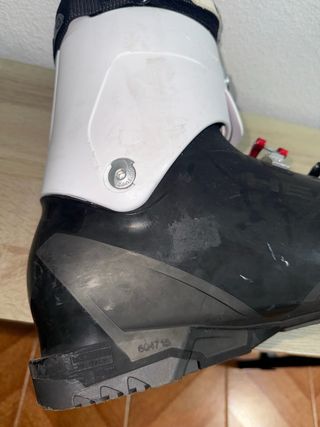 Botas de esquí HEAD y SALOMON con gafas