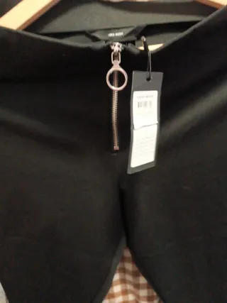 Leggings VERO MODA negros con cremallera