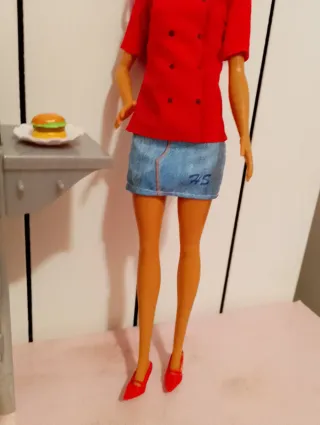 Barbie cuoca con barbecue e accessori