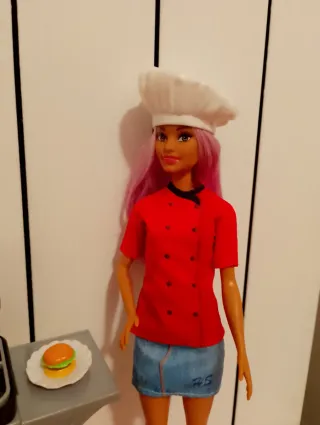 Barbie cuoca con barbecue e accessori
