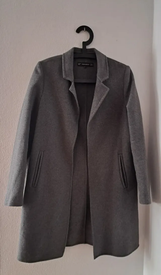 Abrigo gris Zara