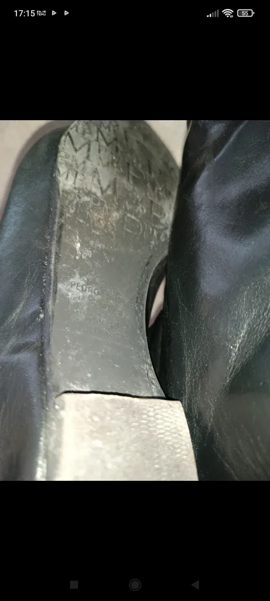 Botas de piel negras