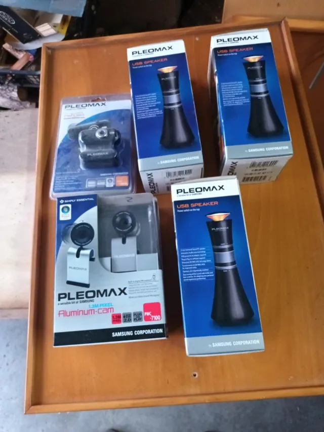 Lote 3 Altavoces USB y Webcam Samsung