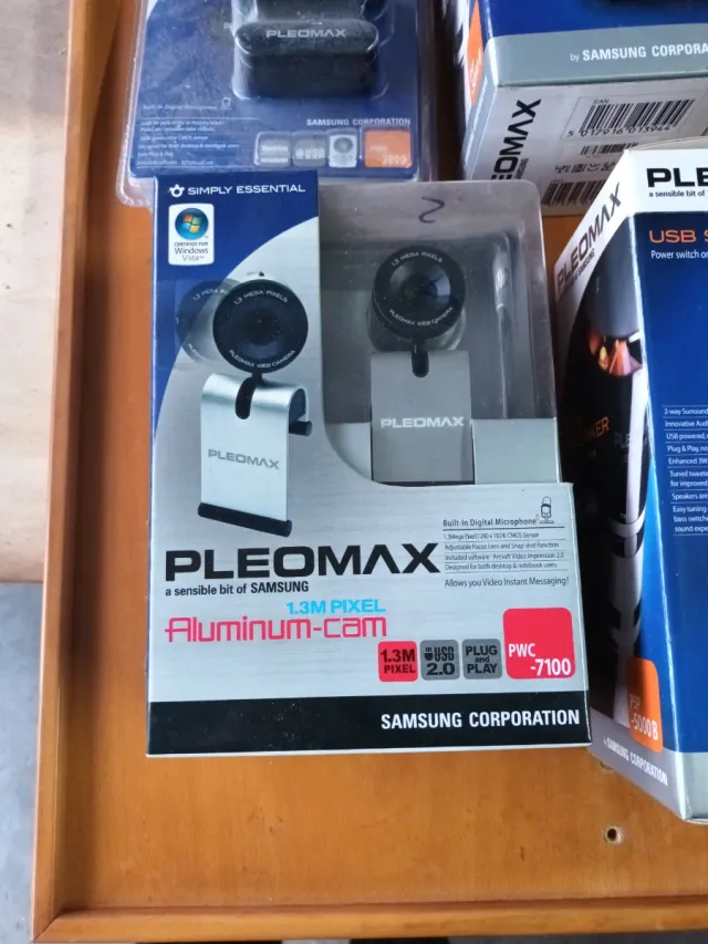 Lote 3 Altavoces USB y Webcam Samsung