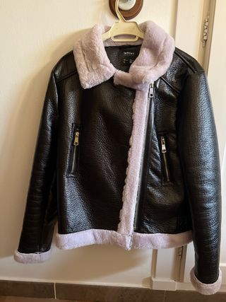 Chaqueta efecto piel Lefties con pelo