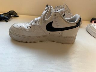 Zapatillas Nike Air Force Blancas y Negras