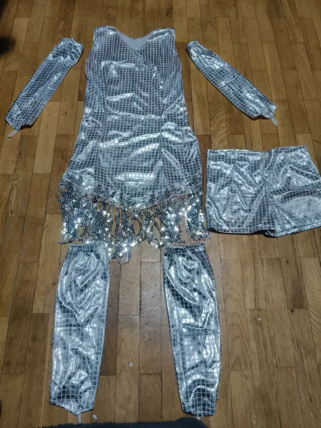 Traje Charleston Plateado