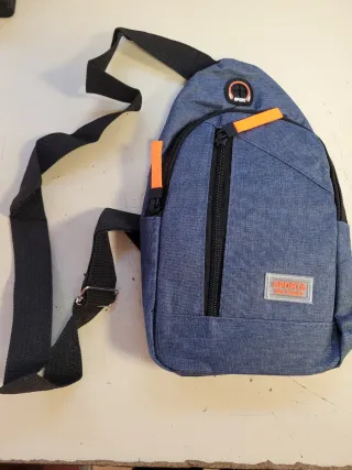 Mochila pequeña bandolera deportiva