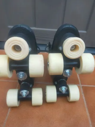 Patines 4 Ruedas Talla 35 Negros