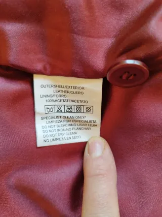 Americana de cuero entallada