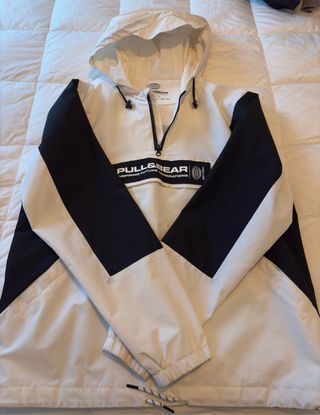 Cortavientos Pull&Bear chico Talla M