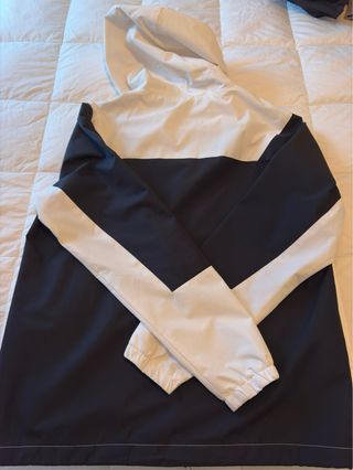 Cortavientos Pull&Bear chico Talla M