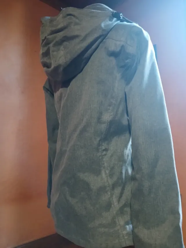 Chaqueta outdoor gris y rosa