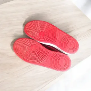 Zapatillas Nike Negras y Rojas