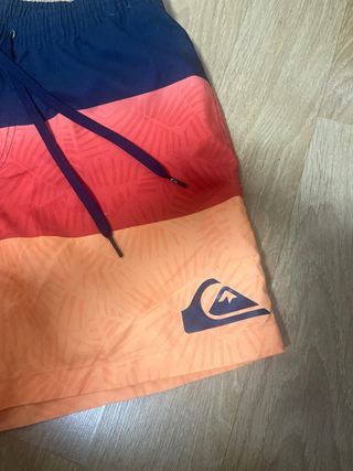 Calções Rip Curl Florais Tamanho 28