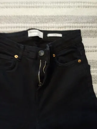 Pantalón Bershka negro talla 34