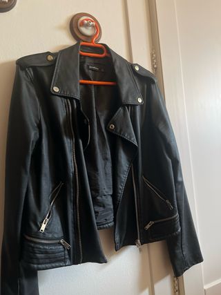 Chaqueta cuero negra