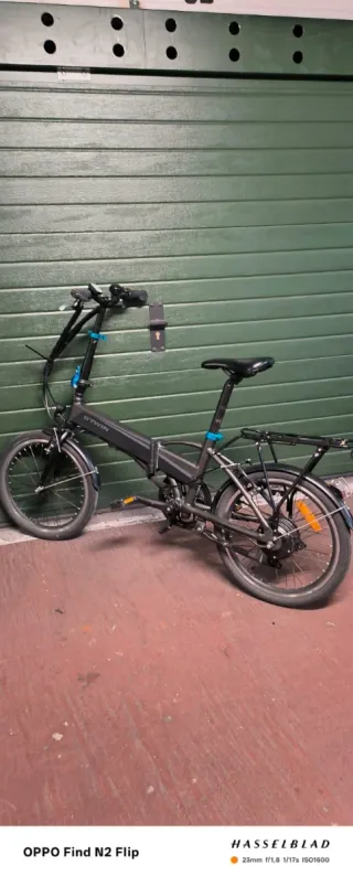 Bicicleta elettrica pieghevole nera