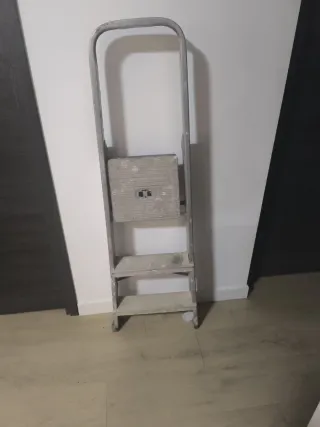 Escalera de mano plegable