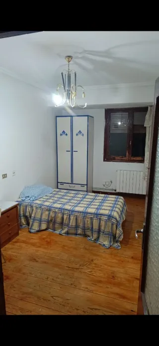 Se alquila habitación