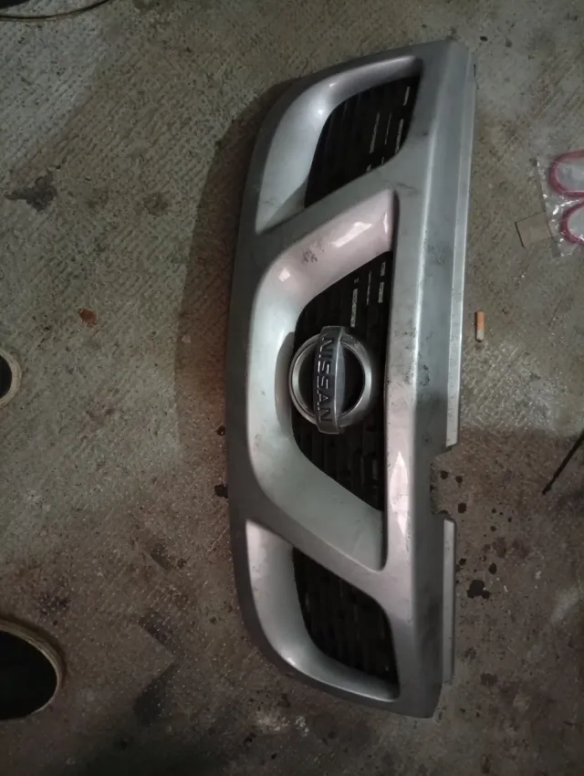 Calandra Nissan Terrano 2004