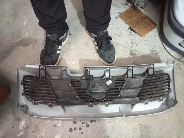 Calandra Nissan Terrano 2004