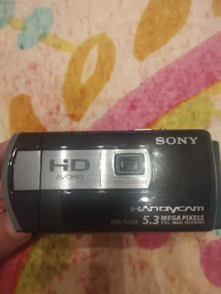 Cámara de vídeo Sony,proyecta en pared. Fotos.