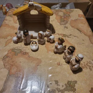 Thun Presepe Famiglia Base Completo 9 pezzi