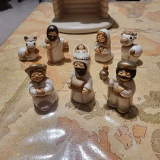Thun Presepe Famiglia Base Completo 9 pezzi