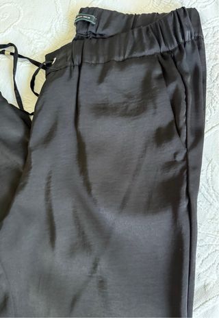 Pantalón bombacho negro satinado