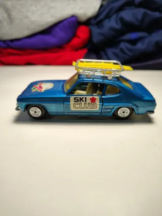 Coche a escala 1/36 Gisval Ford Capri Ski Club