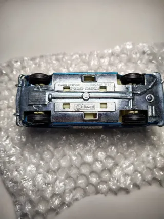 Coche a escala 1/36 Gisval Ford Capri Ski Club