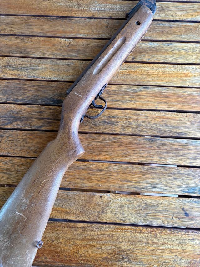 Pezzo decorativo in legno e metallo