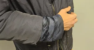 Parka azul de mujer. Massimo dutti