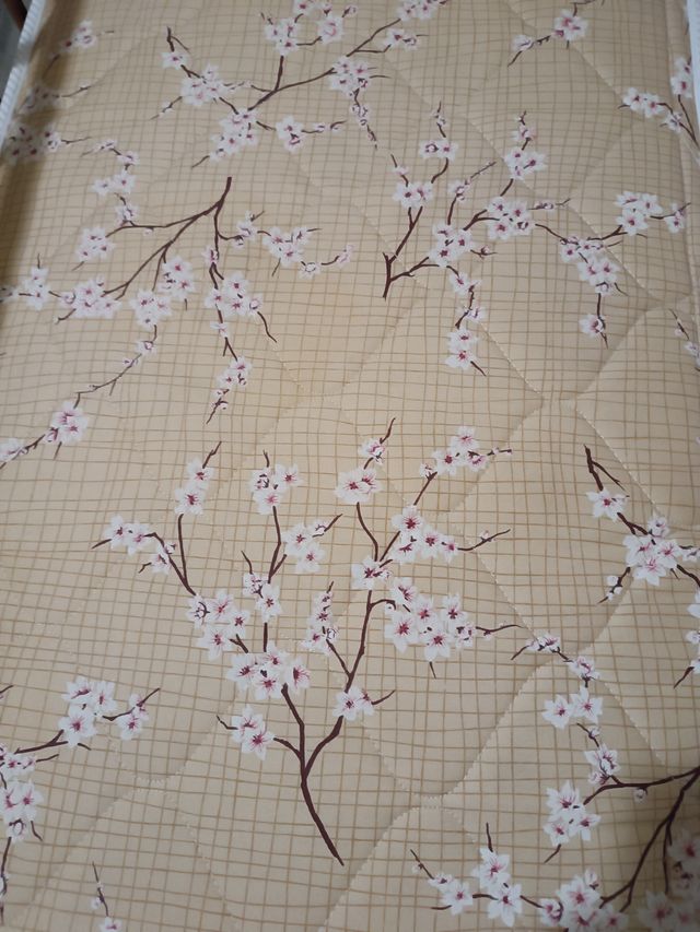 Cuna de bebé de madera