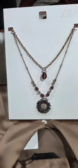 Collar Zara doble capa flor